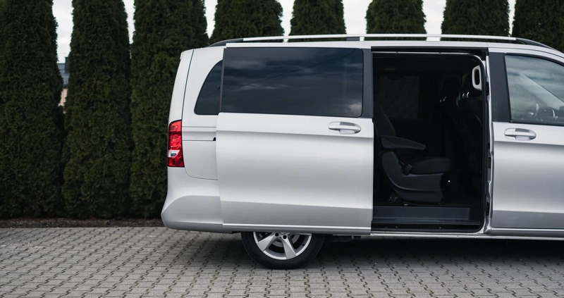 Mercedes-Benz Klasa V cena 166990 przebieg: 95990, rok produkcji 2017 z Działoszyce małe 742